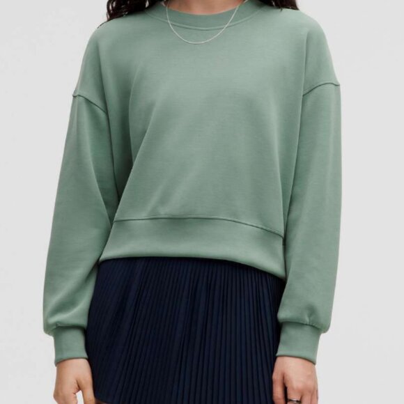 93. Lululemon Softstreme Perfectly Oversized Cropped Crew - Picture 2 of 5